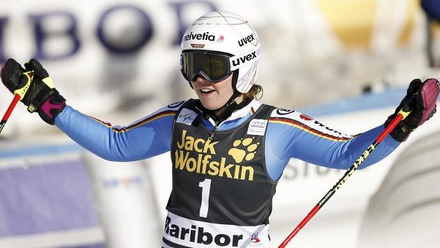 Viktoria Rebensburgová vyhrála druhý obří slalom za sebou. Viktoria Rebensburgová vyhrála druhý obří slalom za sebou.
