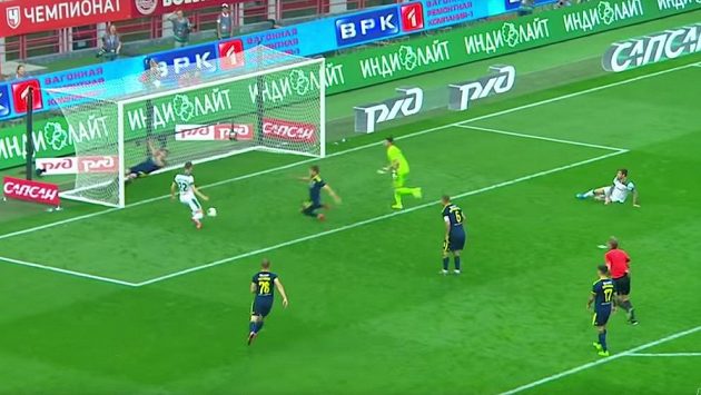 Jevgenij Černov se blýsknul neskutečným obranným zákrokem. Jevgenij Černov se blýsknul neskutečným obranným zákrokem.