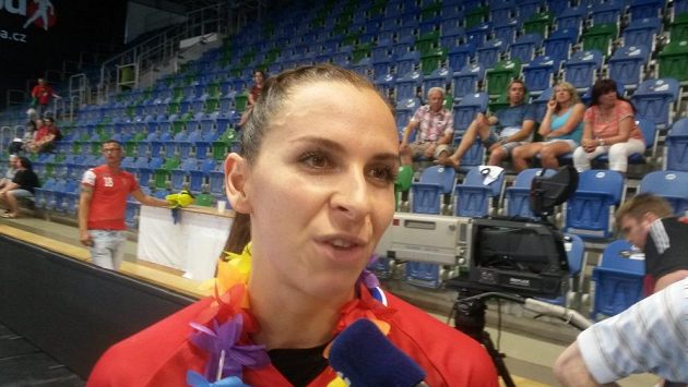 Kapitánka české házenkářské reprezentace Iveta Luzumová. Kapitánka české házenkářské reprezentace Iveta Luzumová.