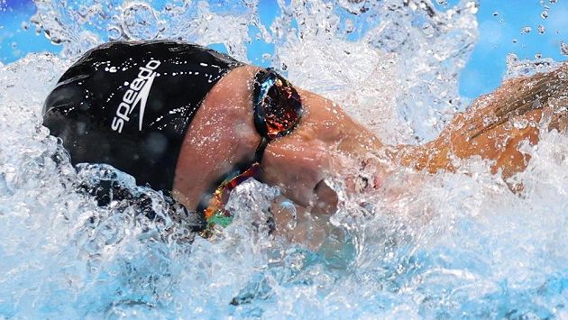 Olympijský vítěz závodu na 100 metrů volný způsob Caeleb Dressel. Olympijský vítěz závodu na 100 metrů volný způsob Caeleb Dressel.