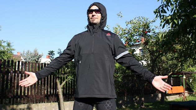 Běžecká mikina Reebok Spartan Race Hexawarm Pullover. Běžecká mikina Reebok Spartan Race Hexawarm Pullover.