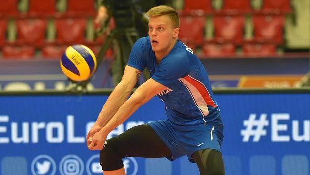 Český volejbalista Donovan Džavoronok při nedávném utkání s Tureckem. Český volejbalista Donovan Džavoronok při nedávném utkání s Tureckem.