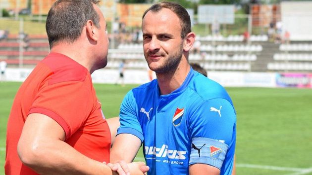 David Lischka dostal na přivítanou při návratu do Baníku kapitánskou pásku... David Lischka dostal na přivítanou při návratu do Baníku kapitánskou pásku...
