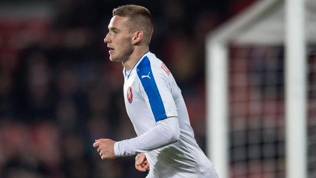 Obránce Pavel Kadeřábek v dresu české fotbalové reprezentace. Obránce Pavel Kadeřábek v dresu české fotbalové reprezentace.