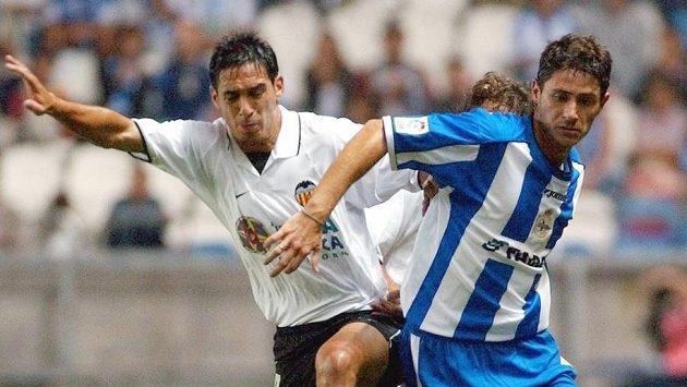 Bývalý Fotbalista Deportivy La Coruňa a Realu Madrid Víctor Sánchez (vpravo) byl dočasně odvolán z pozice hlavního trenéra Malagy. Archivní foto Bývalý Fotbalista Deportivy La Coruňa a Realu Madrid Víctor Sánchez (vpravo) byl dočasně odvolán z pozice hlavního trenéra Malagy. Archivní foto