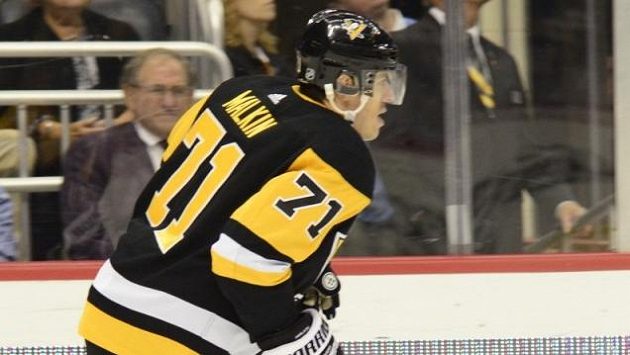 Hokejisté Pittsburgu se budou muset v úvodu sezony NHL obejít delší dobu bez kanonýra Jevgenije Malkina Hokejisté Pittsburgu se budou muset v úvodu sezony NHL obejít delší dobu bez kanonýra Jevgenije Malkina