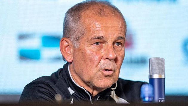 Trenér FK Jablonec Petr Rada na tiskové konferenci Trenér FK Jablonec Petr Rada na tiskové konferenci