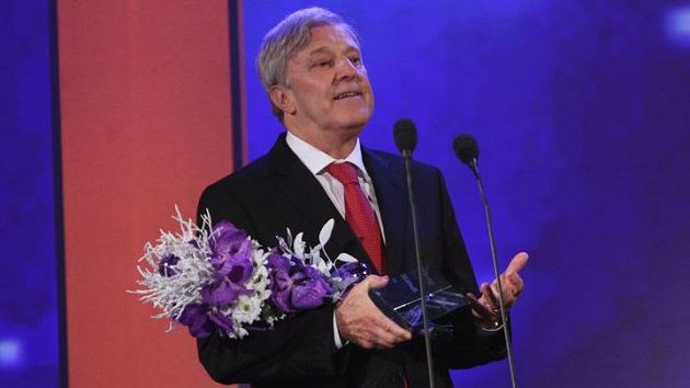 Tenista Jan Kodeš při uvedení mezi legendy českého sportu. Tenista Jan Kodeš při uvedení mezi legendy českého sportu.