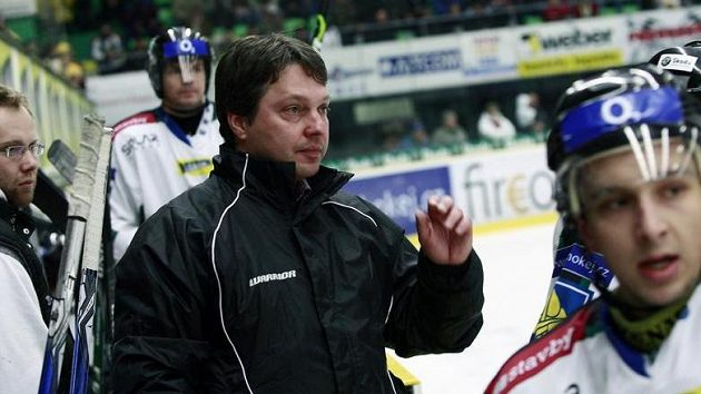 Luděk Bukač mladší na střídačce Mladé Boleslavi Luděk Bukač mladší na střídačce Mladé Boleslavi