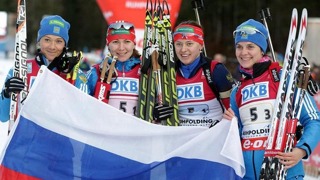 Rusky zleva Olga Zajcevová, Jekatěrina Glazyrinová, Olga Viluchinová a Irina Starychová ovládly štafetový závod žen v Ruhpoldingu. Rusky zleva Olga Zajcevová, Jekatěrina Glazyrinová, Olga Viluchinová a Irina Starychová ovládly štafetový závod žen v Ruhpoldingu.