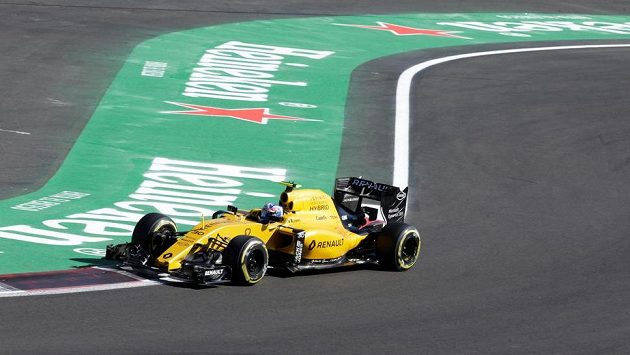 Brit Jolyon Palmer s renaultem v akci při GP Mexika. Brit Jolyon Palmer s renaultem v akci při GP Mexika.