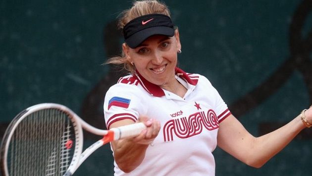 Jelena Vesninová se po mateřské pauze vrací k tenisu Jelena Vesninová se po mateřské pauze vrací k tenisu