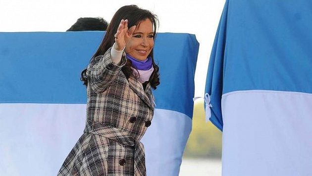Argentinská prezidentka Cristina Fernándezová se na finále MS kvůli nemoci nepodívá. Argentinská prezidentka Cristina Fernándezová se na finále MS kvůli nemoci nepodívá.