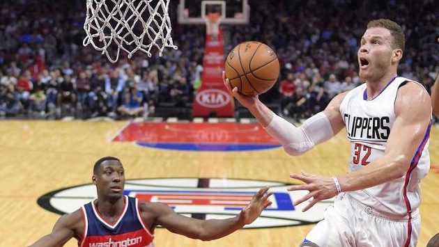 Los Angeles Clippers budou moci nejméně dalších pět let v NBA spoléhat na svou oporu Blakea Griffina. Vydělá si 3,9 miliardy. Los Angeles Clippers budou moci nejméně dalších pět let v NBA spoléhat na svou oporu Blakea Griffina. Vydělá si 3,9 miliardy.