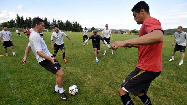 Fotbalisté Zlína při letní přípravě na novou sezónu. Fotbalisté Zlína při letní přípravě na novou sezónu.