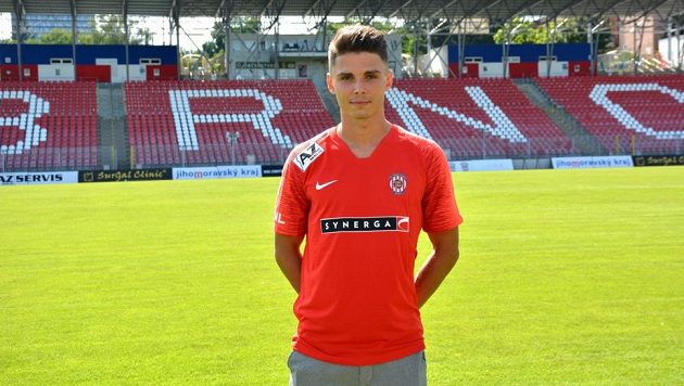 Posila fotbalistů Zbrojovky Jan Hlavica. Posila fotbalistů Zbrojovky Jan Hlavica.