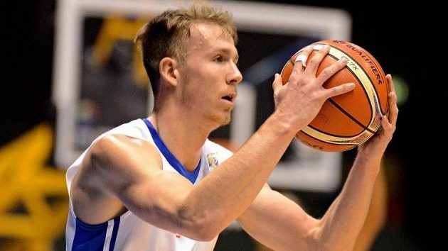 Tomáš Vyoral po dvou sezonách strávených v Nymburce bude hrát za Pardubice. Tomáš Vyoral po dvou sezonách strávených v Nymburce bude hrát za Pardubice.