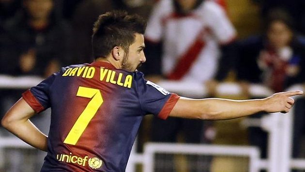David Villa slaví svou trefu do sítě Raya Vallecano. David Villa slaví svou trefu do sítě Raya Vallecano.