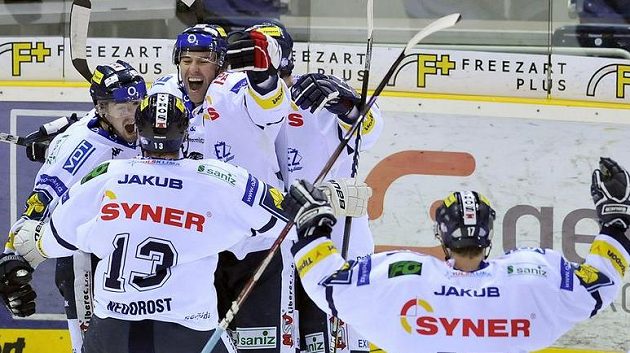 radost hokejistů Liberce v pátém duelu předkola play-off s Českými Budějovicemi. radost hokejistů Liberce v pátém duelu předkola play-off s Českými Budějovicemi.