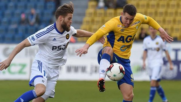 Zleva Petr Tlustý z Jihlavy a Marek Červenka z Teplic. Zleva Petr Tlustý z Jihlavy a Marek Červenka z Teplic.