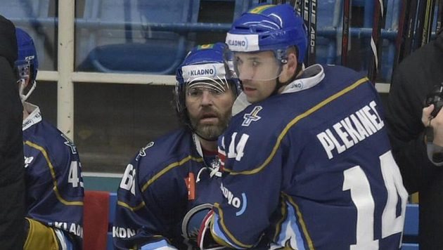 Kladenští hráči Jaromír Jágr a Tomáš Plekanec na střídačce Kladenští hráči Jaromír Jágr a Tomáš Plekanec na střídačce
