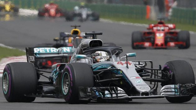 Britský pilot Lewis Hamilton při GP Mexika. (archivní foto) Britský pilot Lewis Hamilton při GP Mexika. (archivní foto)