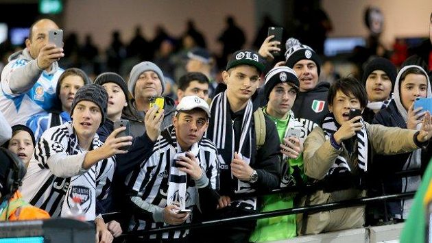 Fanoušci Juventusu čelí obvinění, že klub vydírali kvůli lístkům. Fanoušci Juventusu čelí obvinění, že klub vydírali kvůli lístkům.