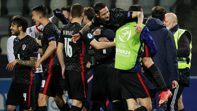 Radost mladých chorvatských fotbalistů z postupu do čtvrtfinále ME do 21 let. Radost mladých chorvatských fotbalistů z postupu do čtvrtfinále ME do 21 let.