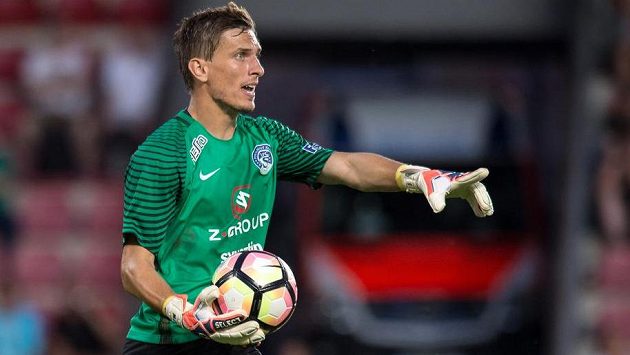 Brankář Slovácka Milan Heča se hrubkou podepsal pod první gól Sparty. Brankář Slovácka Milan Heča se hrubkou podepsal pod první gól Sparty.