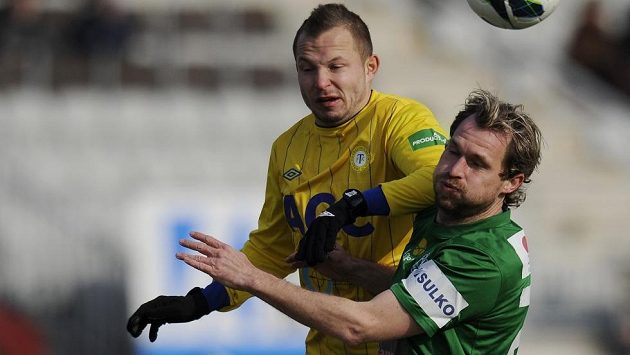 Jablonecký záložník Tomáš Čížek (vpravo) a obránce Teplic Tomáš Vondrášek. Jablonecký záložník Tomáš Čížek (vpravo) a obránce Teplic Tomáš Vondrášek.