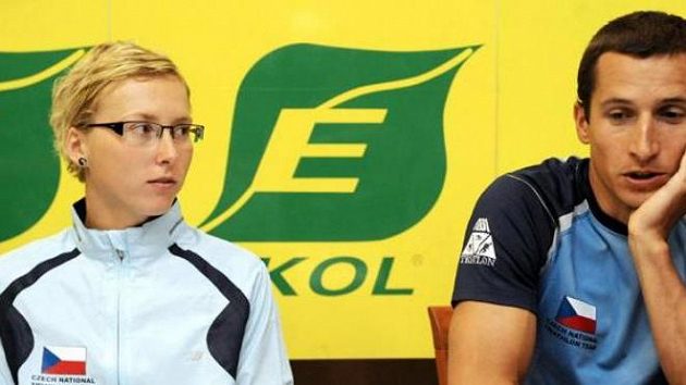 Filip Ospalý a Vendula Frintová na tiskové konferenci Českého svazu triatlonu před odjezdem reprezentace na ME Filip Ospalý a Vendula Frintová na tiskové konferenci Českého svazu triatlonu před odjezdem reprezentace na ME