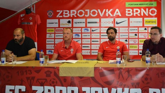 Fotbalové Brno odhaluje plány na novou sezonu. Fotbalové Brno odhaluje plány na novou sezonu.
