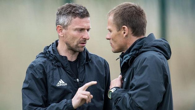 Nový trenér Bohemians 1905 Martin Hašek (vlevo) a jeho asistent Dalibor Slezák mohou být po prvních dvou zápasech spokojeni. Nový trenér Bohemians 1905 Martin Hašek (vlevo) a jeho asistent Dalibor Slezák mohou být po prvních dvou zápasech spokojeni.