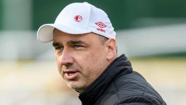 Trenér Slavie Jindřich Trpišovský. Trenér Slavie Jindřich Trpišovský.