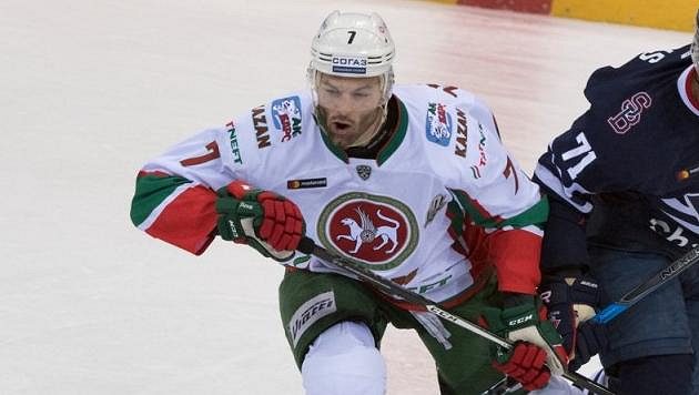 Ruský obránce Stěpan Zacharčuk se stal novou posilou Pardubic Ruský obránce Stěpan Zacharčuk se stal novou posilou Pardubic
