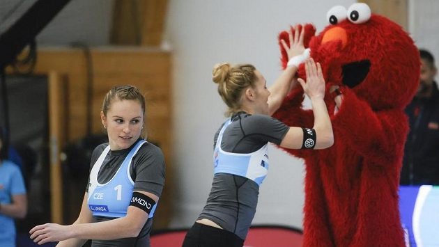 Kristýna Kolocová (vlevo) a Michala Kvapilová během turnaje v Pelhřimově. Kristýna Kolocová (vlevo) a Michala Kvapilová během turnaje v Pelhřimově.