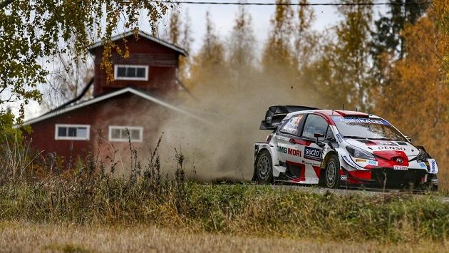 Elfyn Evans během Finské rallye. Elfyn Evans během Finské rallye.