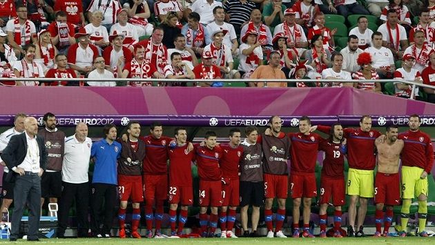 Jako jeden muž - Češi se vracejí do svých oblíbených Teplic. Jako jeden muž - Češi se vracejí do svých oblíbených Teplic.