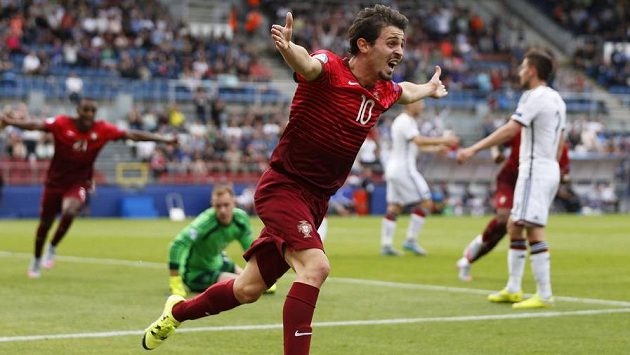 Portugalec Bernardo Silva slaví úvodní gól semifinálového souboje s Německem. Portugalec Bernardo Silva slaví úvodní gól semifinálového souboje s Německem.