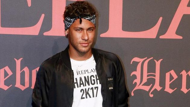 Brazilská fotbalová hvězda Neymar Brazilská fotbalová hvězda Neymar