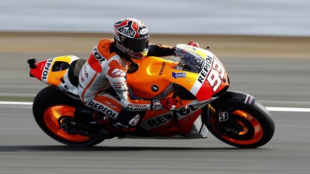 Španělský závodník Marc Marquez na své hondě. Španělský závodník Marc Marquez na své hondě.