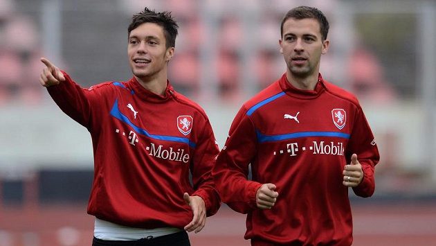 Václav Kadlec (vlevo) a Josef Hušbauer během tréninku české reprezentace před dvojutkáním kvalifikace MS 2014 s Maltou a Bulharskem. Václav Kadlec (vlevo) a Josef Hušbauer během tréninku české reprezentace před dvojutkáním kvalifikace MS 2014 s Maltou a Bulharskem.
