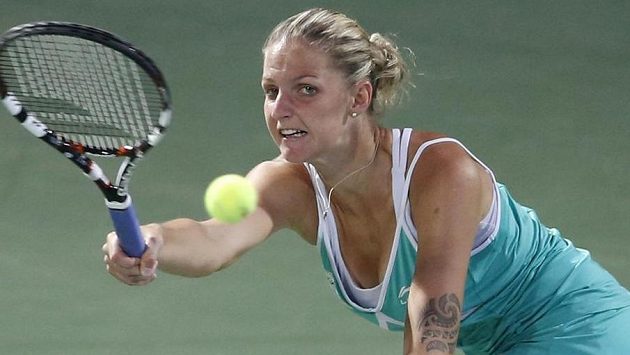 Karolína Plíšková v semifinálovém duelu na turnaji v Dubaji. Karolína Plíšková v semifinálovém duelu na turnaji v Dubaji.
