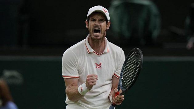 Brit Andy Murray ve druhém kole Wimbledonu porazil německého kvalifikanta Oscara Otteho. Brit Andy Murray ve druhém kole Wimbledonu porazil německého kvalifikanta Oscara Otteho.