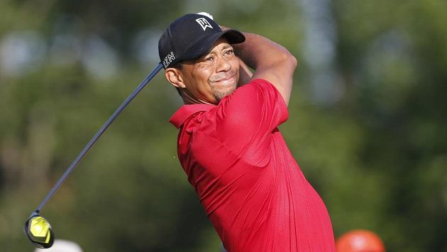 Někdejší světová golfová jednička Tiger Woods má za sebou další nepovedený turnaj. Někdejší světová golfová jednička Tiger Woods má za sebou další nepovedený turnaj.