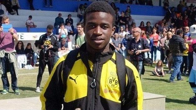 Youssoufa Moukoko, dvanáctiletý objev Borussie Dortmund. Youssoufa Moukoko, dvanáctiletý objev Borussie Dortmund.