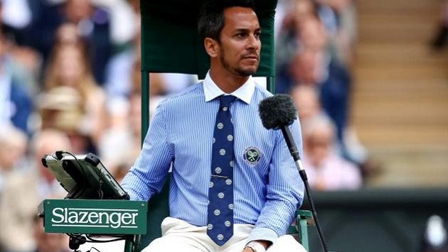 Německý rozhodčí Damian Steiner ve Wimbledonu. Německý rozhodčí Damian Steiner ve Wimbledonu.