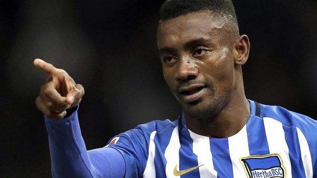 Útočník Herthy Berlín Salomon Kalou Útočník Herthy Berlín Salomon Kalou
