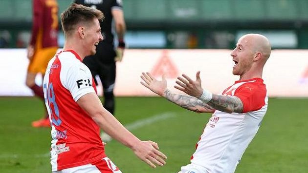 Pojď na mou hruď... Střelci Slavie se radují - zleva Lukáš Masopust a Miroslav Stoch. Pojď na mou hruď... Střelci Slavie se radují - zleva Lukáš Masopust a Miroslav Stoch.