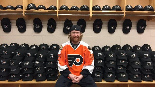 Jakub Voráček z Philadelphie už může hledat dětskou velikost, bude podruhé tátou. Jakub Voráček z Philadelphie už může hledat dětskou velikost, bude podruhé tátou.